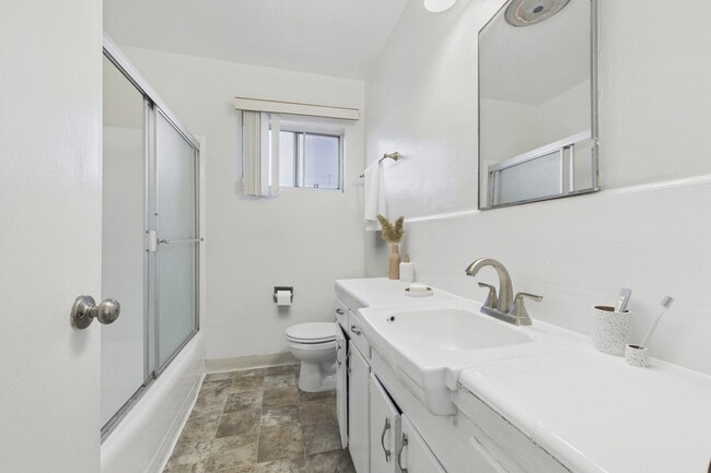 Building Photo - 6743 Whitsett Avenue