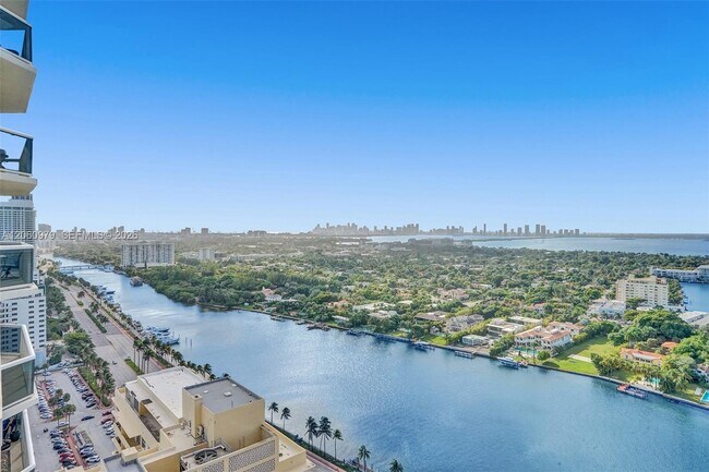 Building Photo - 4775 Collins Ave
