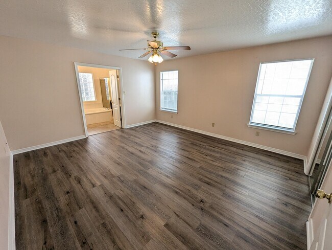 Building Photo - 509 Rush Park Cir