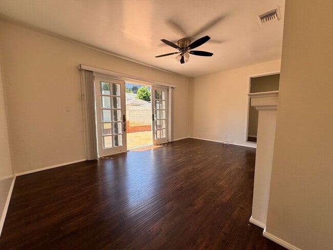 Building Photo - Beautiful Sherman Oaks Home!