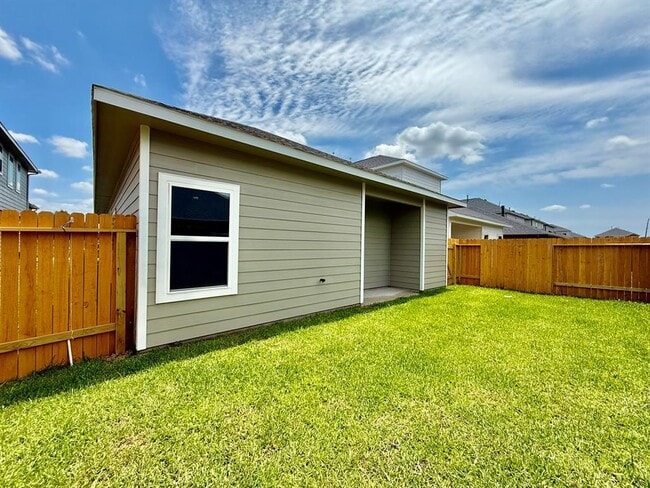 Building Photo - 15410 SE Line