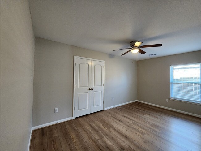 Building Photo - 22527 Cloverland Field Dr