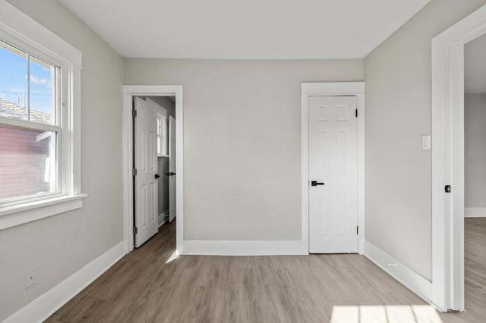 Building Photo - 1610 Division St