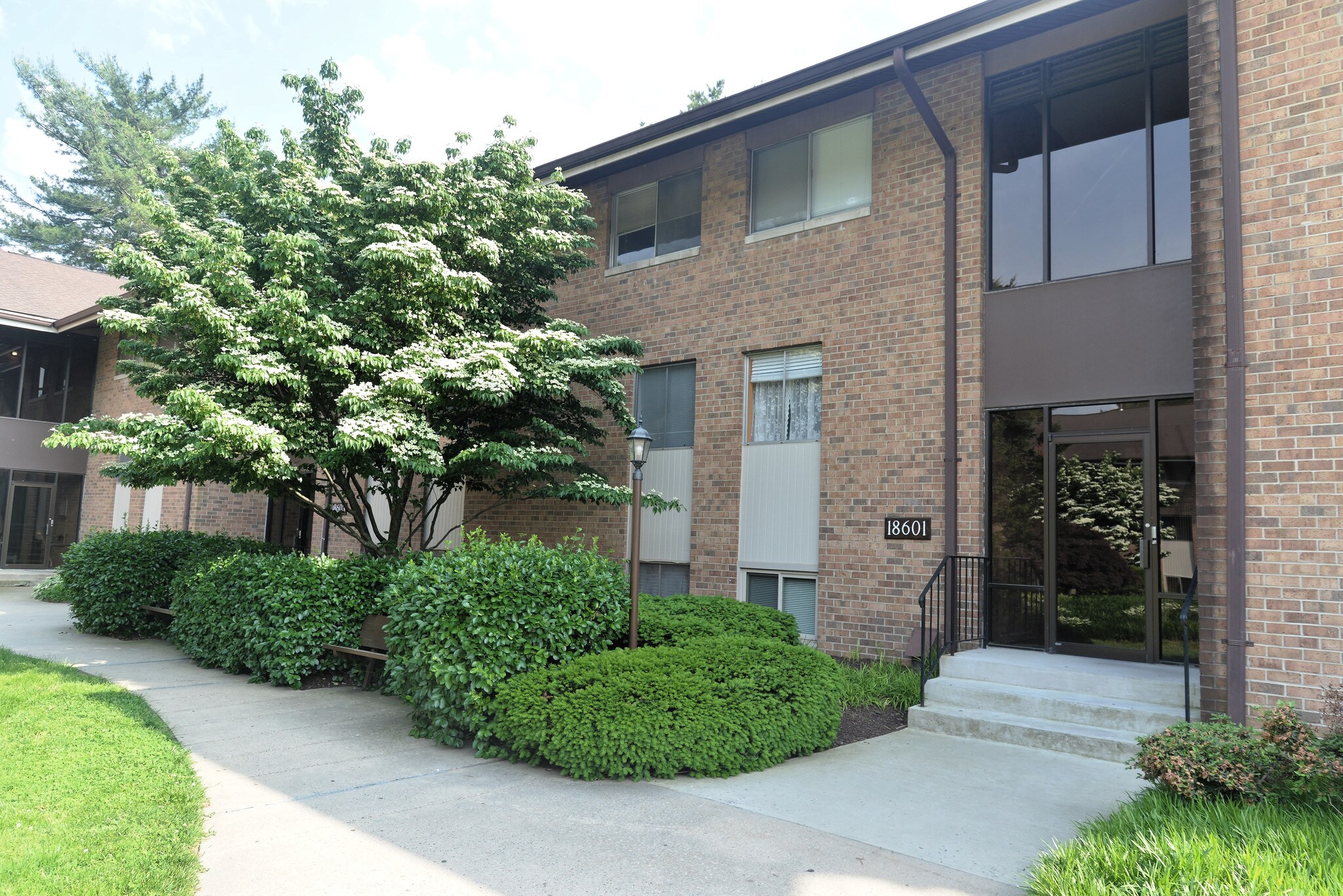 Building Photo - 18601 Walkers Choice Rd