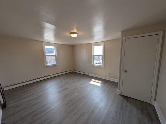 Building Photo - 203 N South Carolina Ave