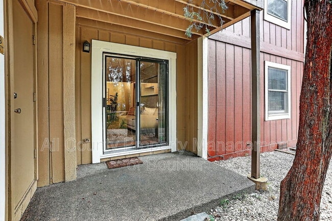 Building Photo - 2865 Sundown Ln