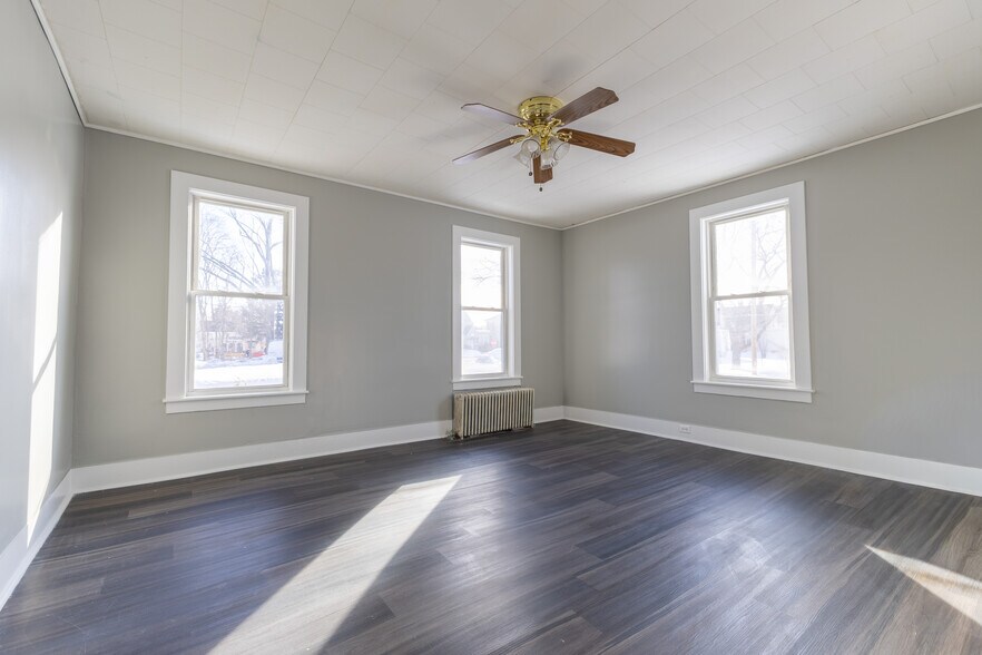 Building Photo - 44 Olive St