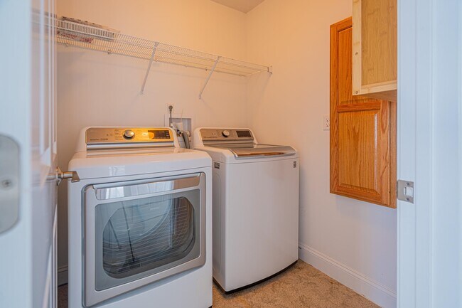 Building Photo - 5 Lowther Pl