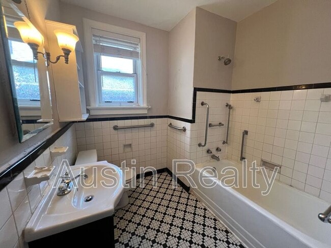 Building Photo - 4057 Potomac St