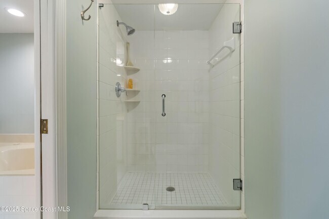 Building Photo - 215 Ballyshannon St