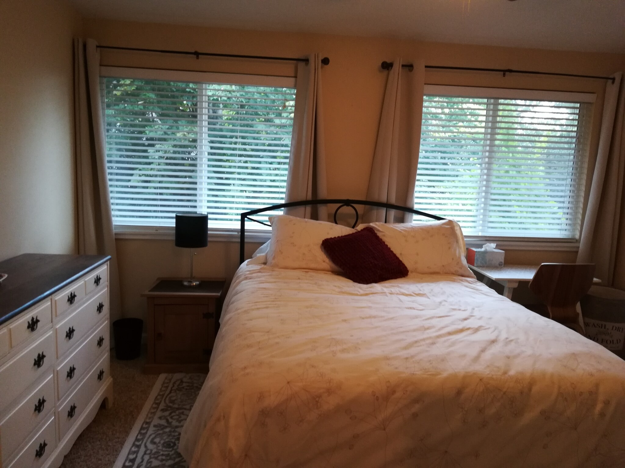 New hybrid mattress with 800 thread count sheets, room darkening drapes. - 19918 Damson Rd