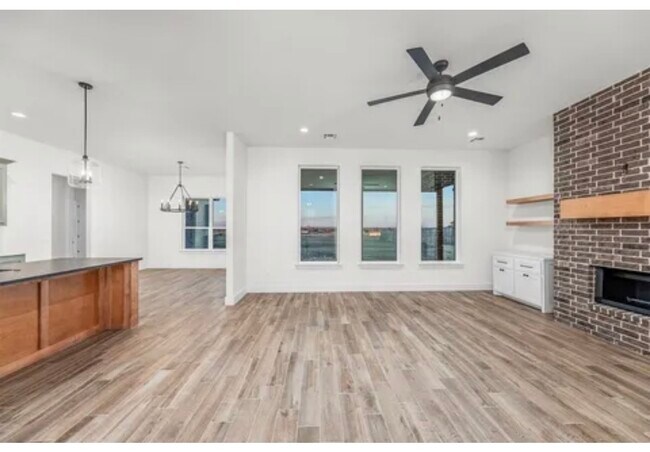 Building Photo - 7530 Highland Hls Dr