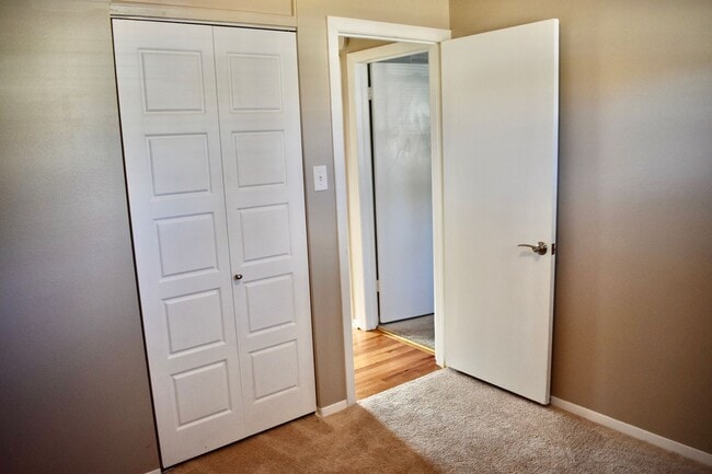 Building Photo - Updated 3 bedroom home in Norfolk