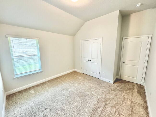 Building Photo - Argyle ISD! 3 Bed 2 Bath Home in PERFECT Location