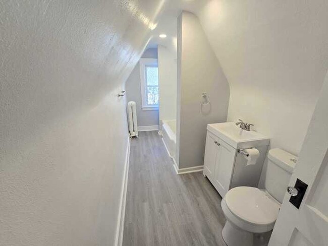 Building Photo - 3504 Chesapeake Blvd