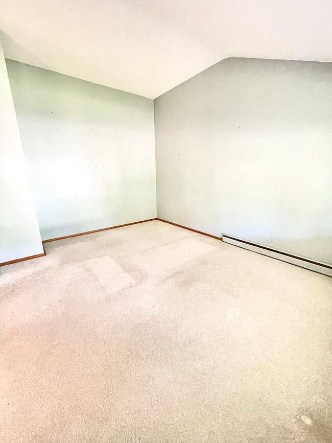 Building Photo - AVAILABLE AUGUST 18TH - Gorgeous 3 Bed 2 b...