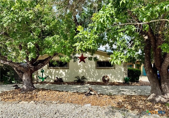 Building Photo - 1268 Lakeside Dr W