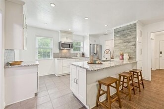 Building Photo - 11839 Duxbury Dr