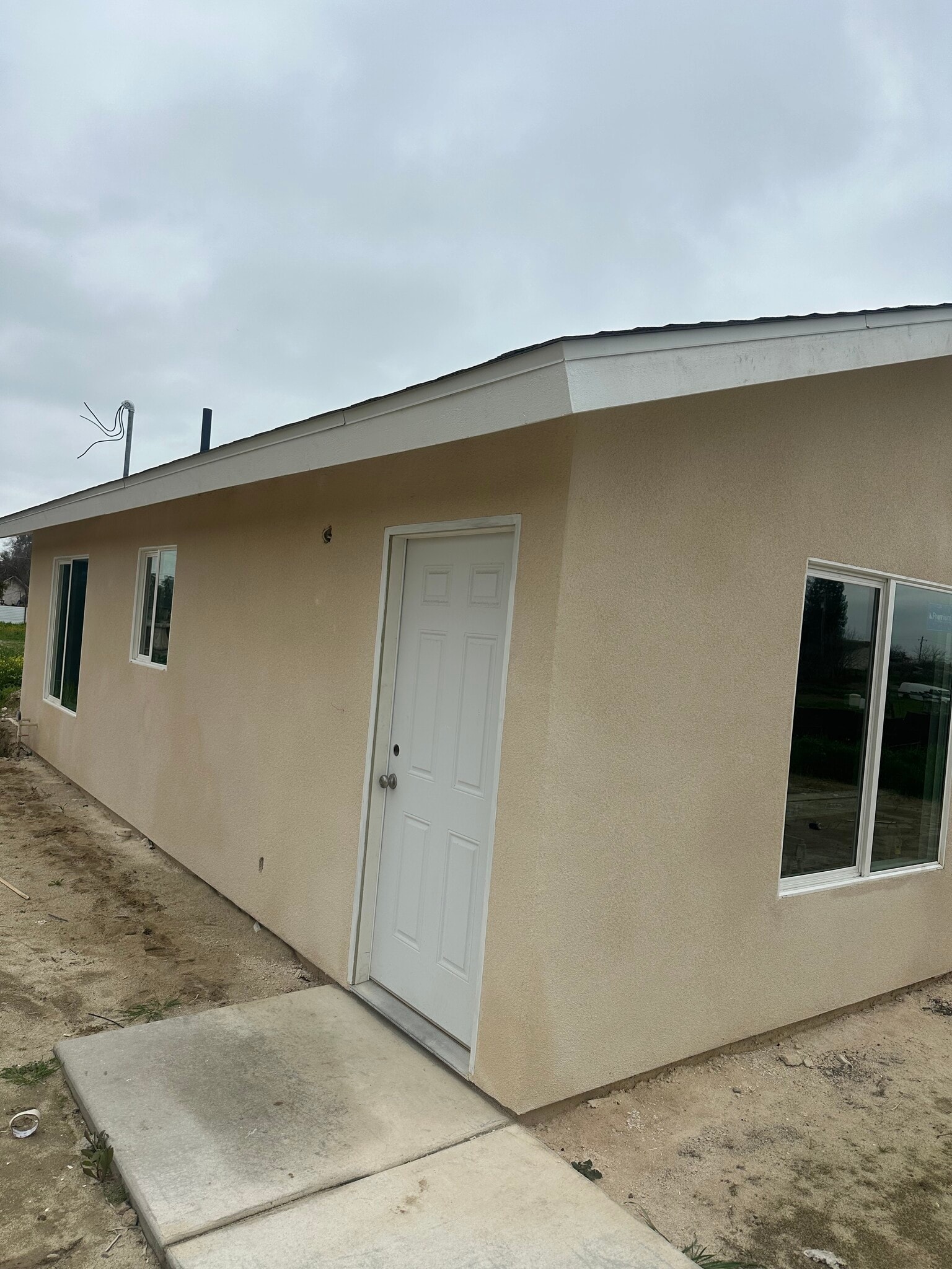 Building Photo - 1907 W 4th St