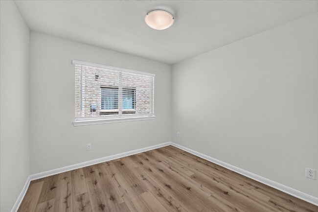 Building Photo - 1261 Rosebush Rd