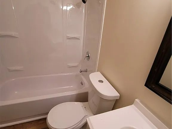 Building Photo - 1936 Litchfield Ave