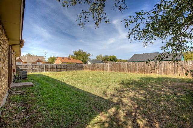 Building Photo - 6901 Sandybrook Dr