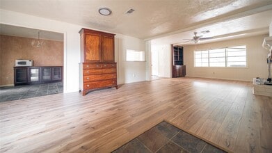 Building Photo - 13927 Lynnwood Ln