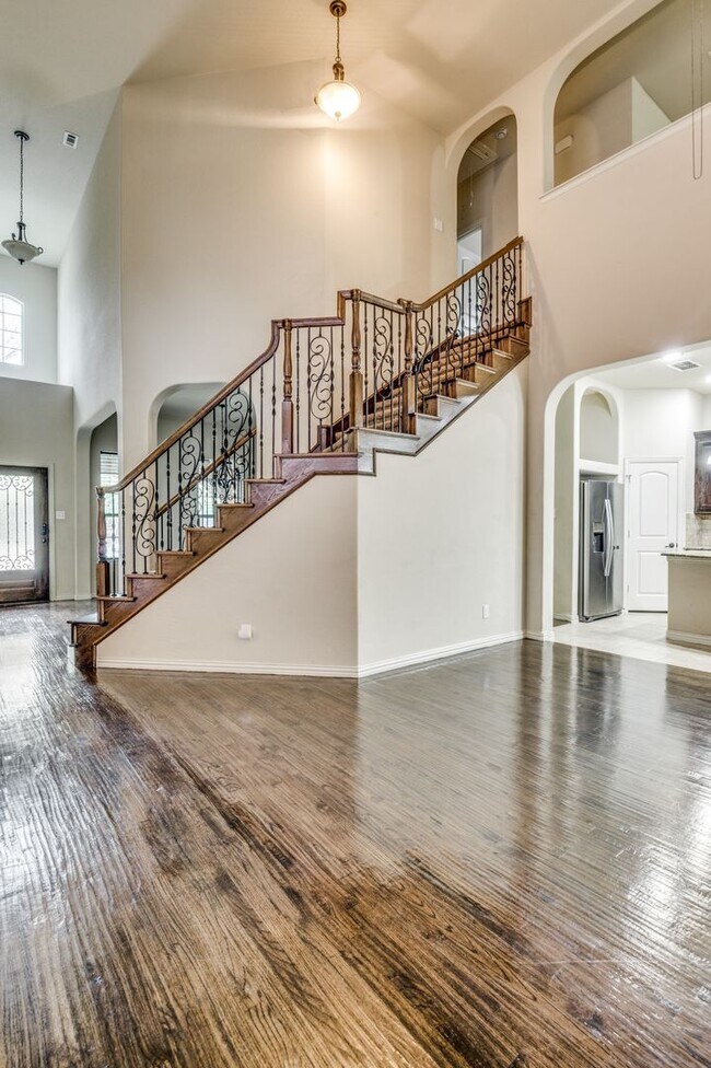 Building Photo - Luxurious 4BR/3BA Home in Grand Prairie – ...