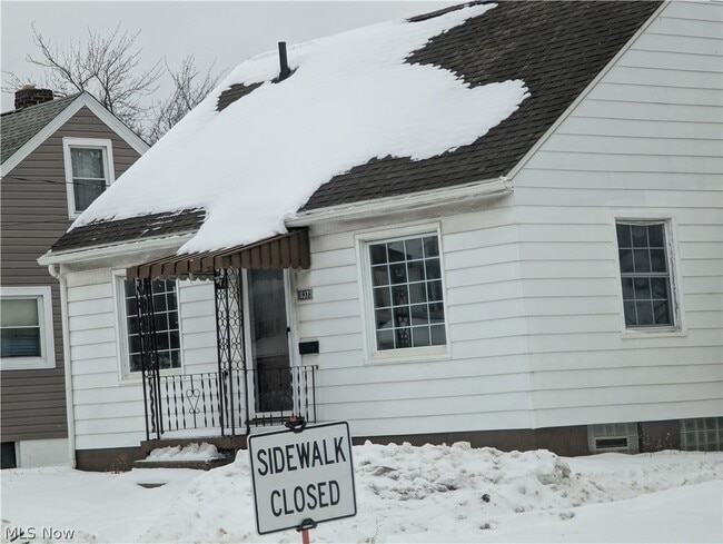 Building Photo - 637 E Wilbeth Rd