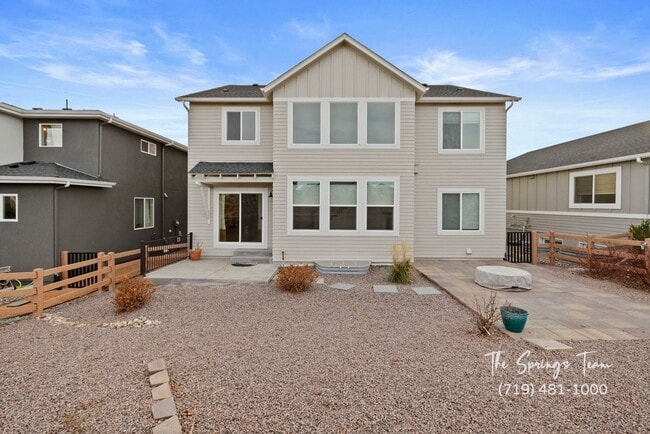 Building Photo - Luxury 5-Bedroom Home in the Award-Winning...