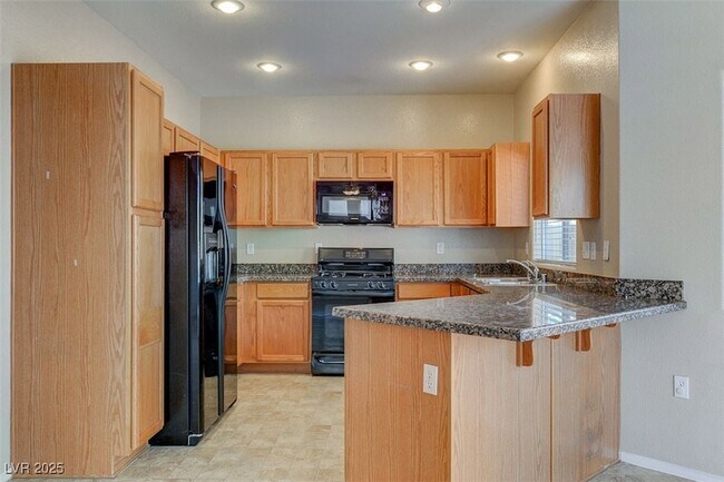 Building Photo - 10940 Salernes St