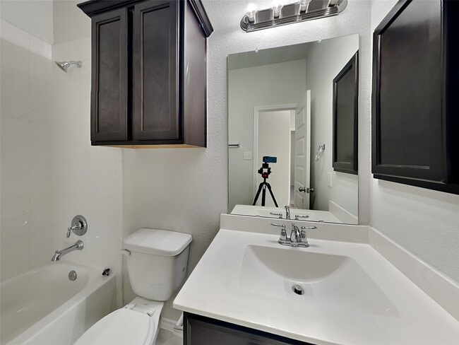 Building Photo - 13619 Sloth Bear Ct