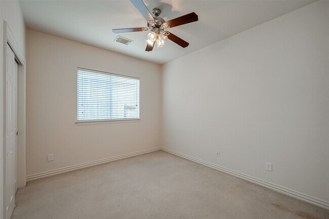 Building Photo - 14 Pomerelle Pl