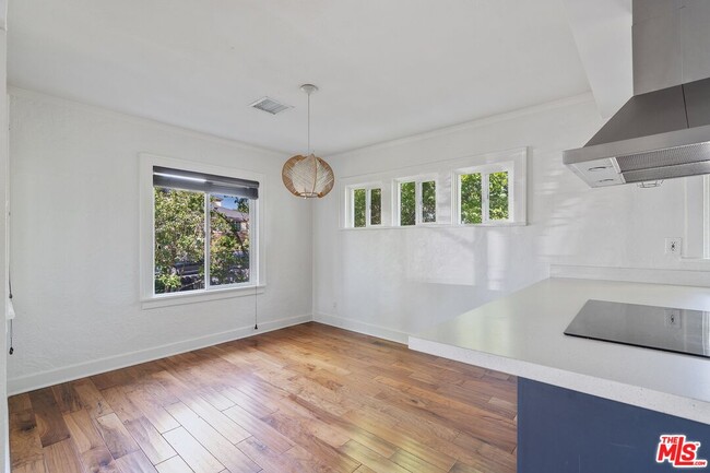 Building Photo - 1242 N Commonwealth Ave