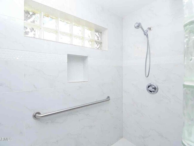 Building Photo - 6583 N 79th Pl