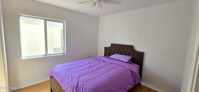 Building Photo - 12413 N El Frio St