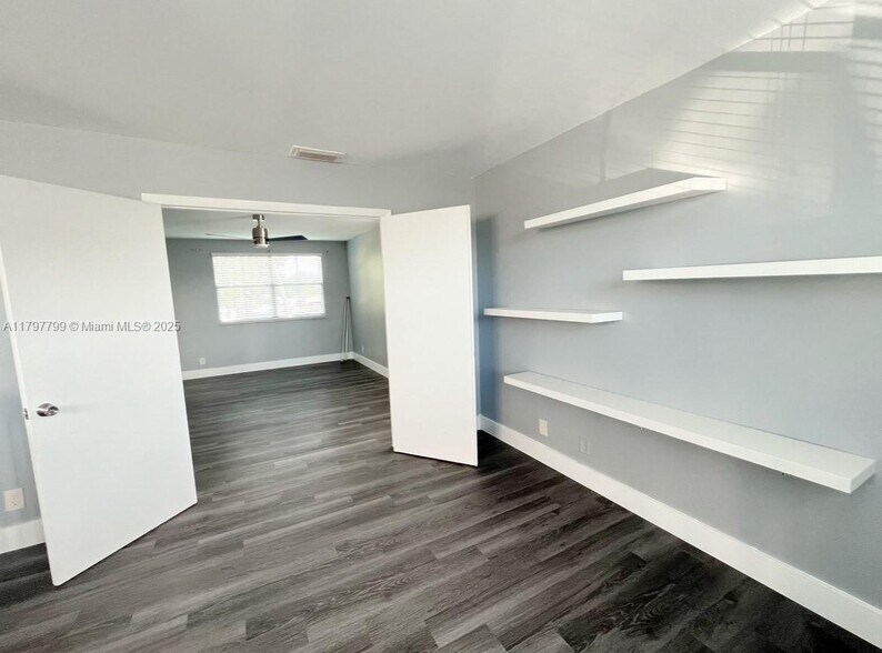Building Photo - 6450 Fern St