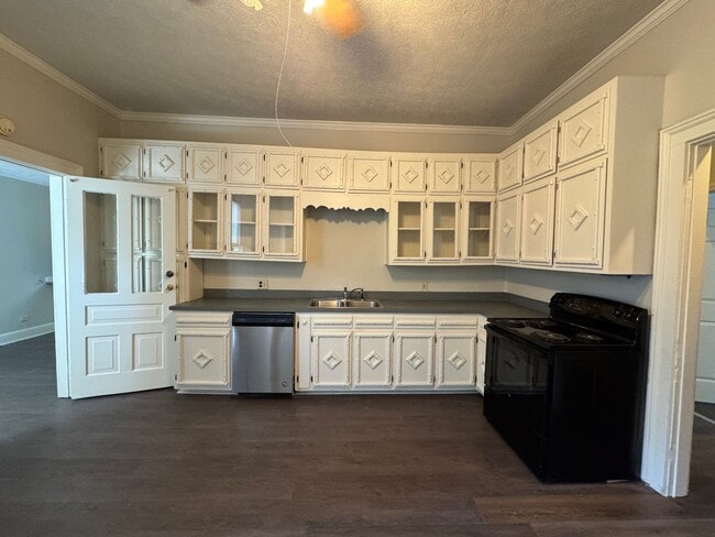 Building Photo - Large 4/2.5 House in S Rome $1,395