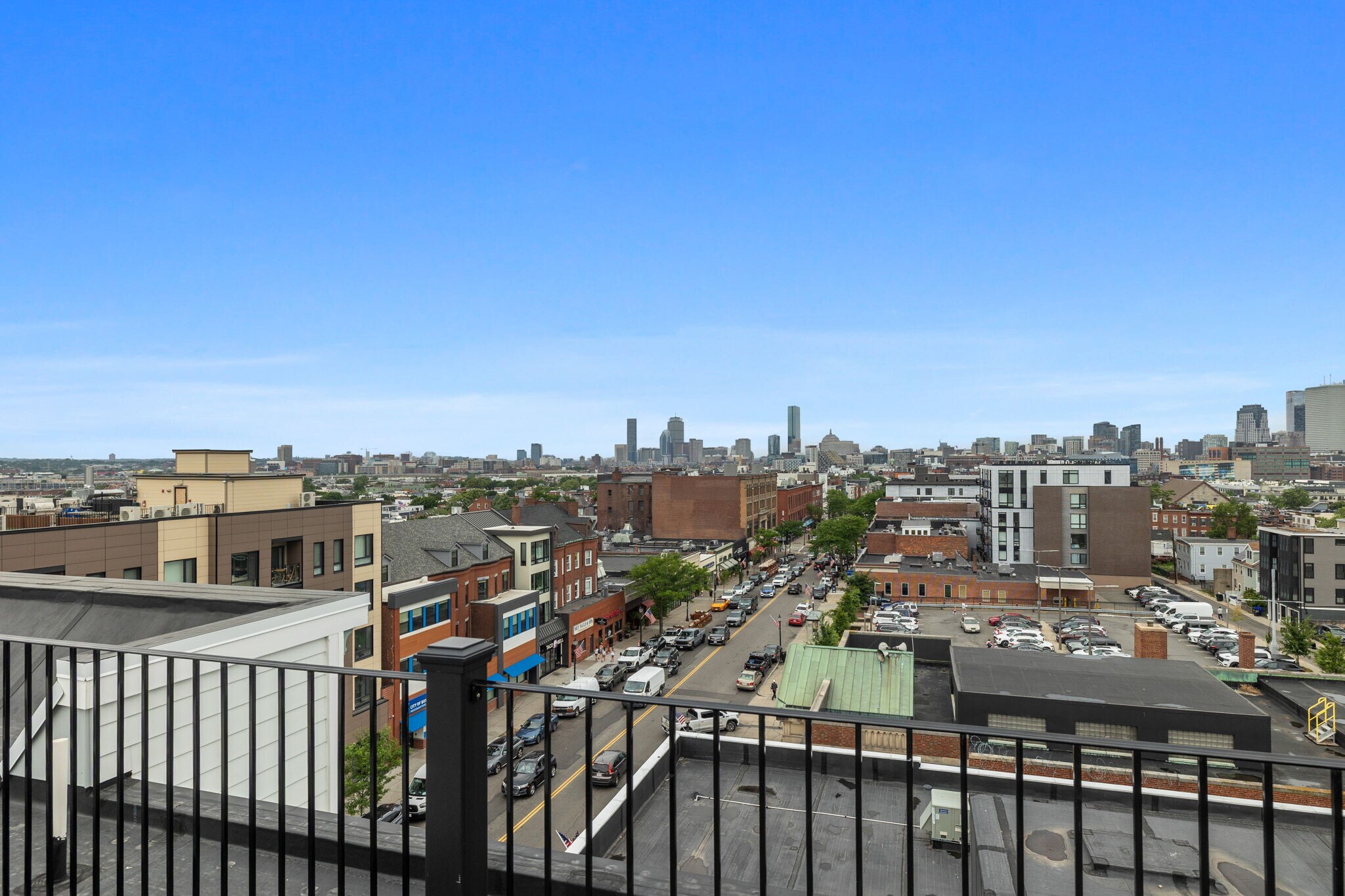 Building Photo - 472 W Broadway