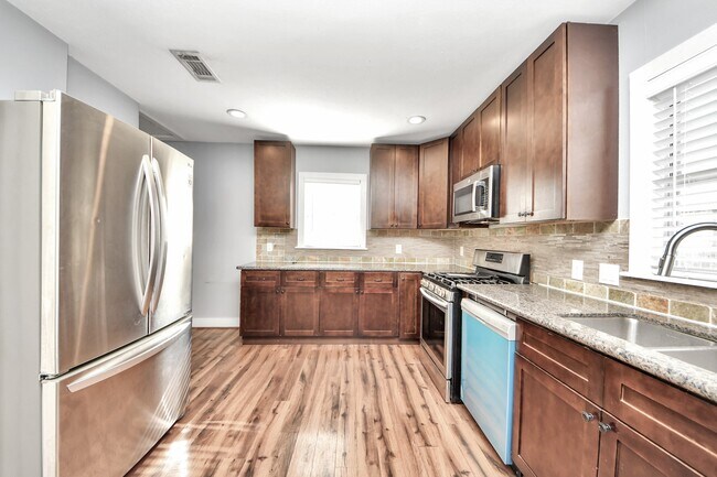 Building Photo - 2820 Holman St