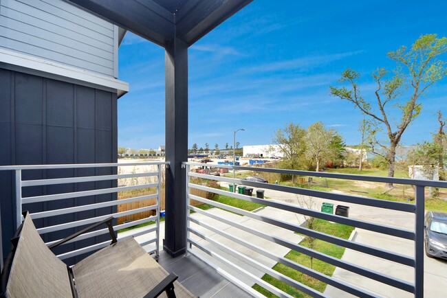 Building Photo - 19104 Sears Dr