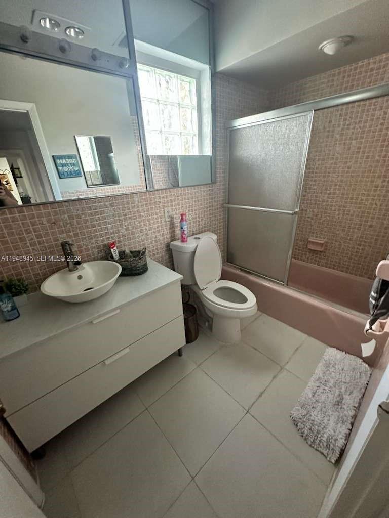 Building Photo - 2827 McKinley St