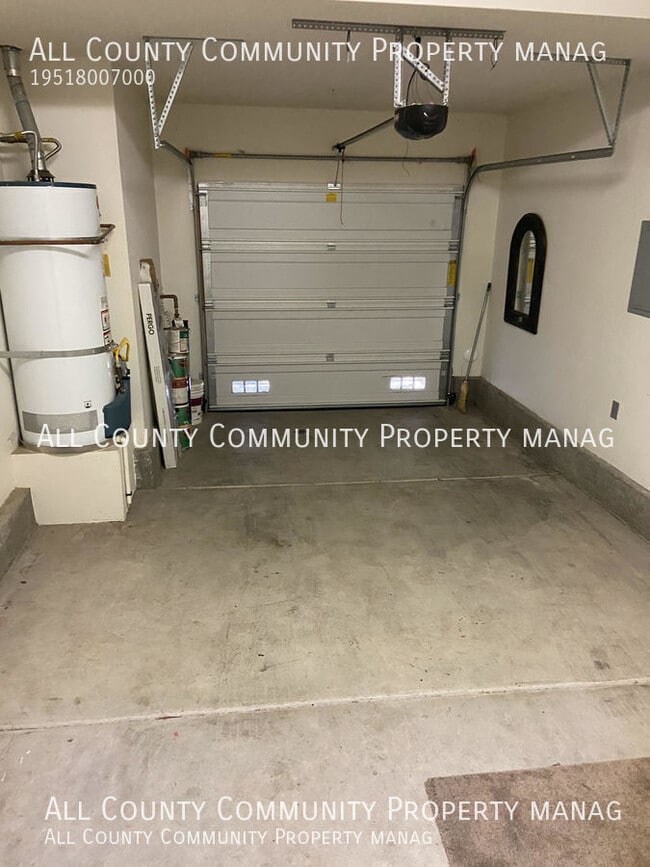 Building Photo - 44958 Bellflower Ln