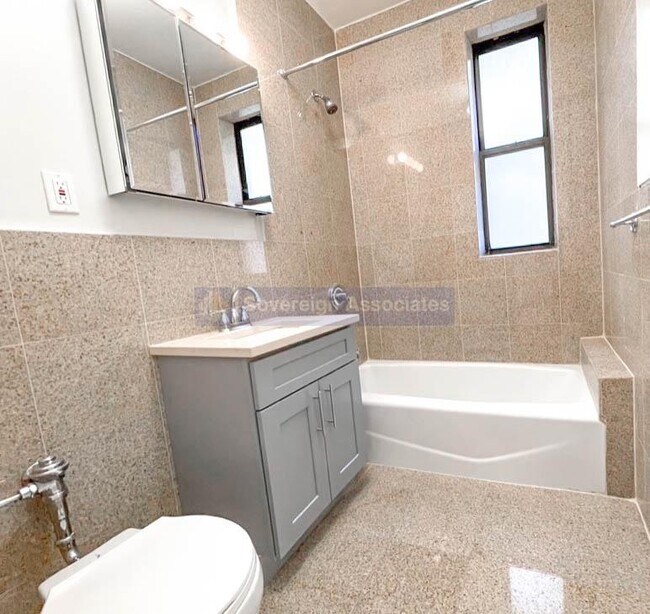 Building Photo - 664 W 163rd St