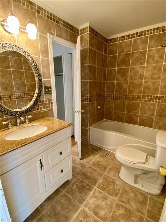 Building Photo - 4740 Greenlaw Dr