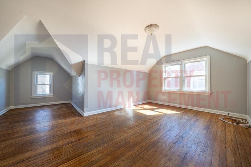 Building Photo - Cozy 3 Bed 1 Bath Single Family Home