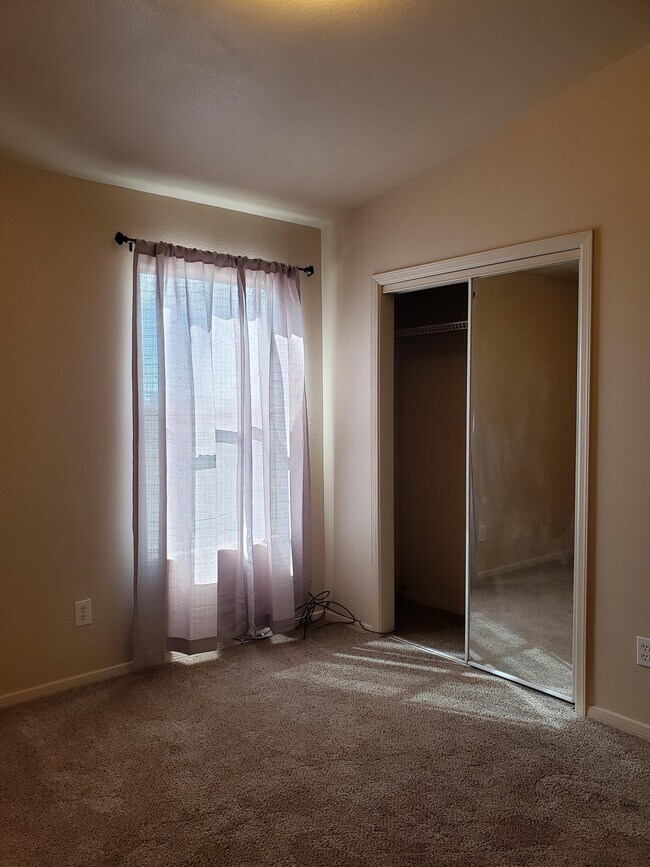 Building Photo - 3854 Van Ess Ct