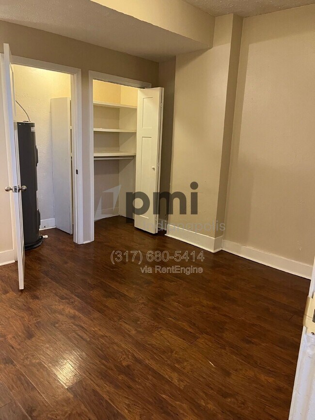 Building Photo - 1 W 28th St