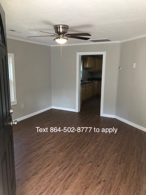 Living room - 1910 Martin Ave