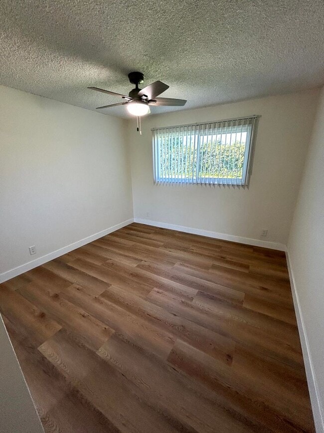 Building Photo - Spacious 4-Bed, 2-Bath Home with a Large Backyard in Prime West Hills!